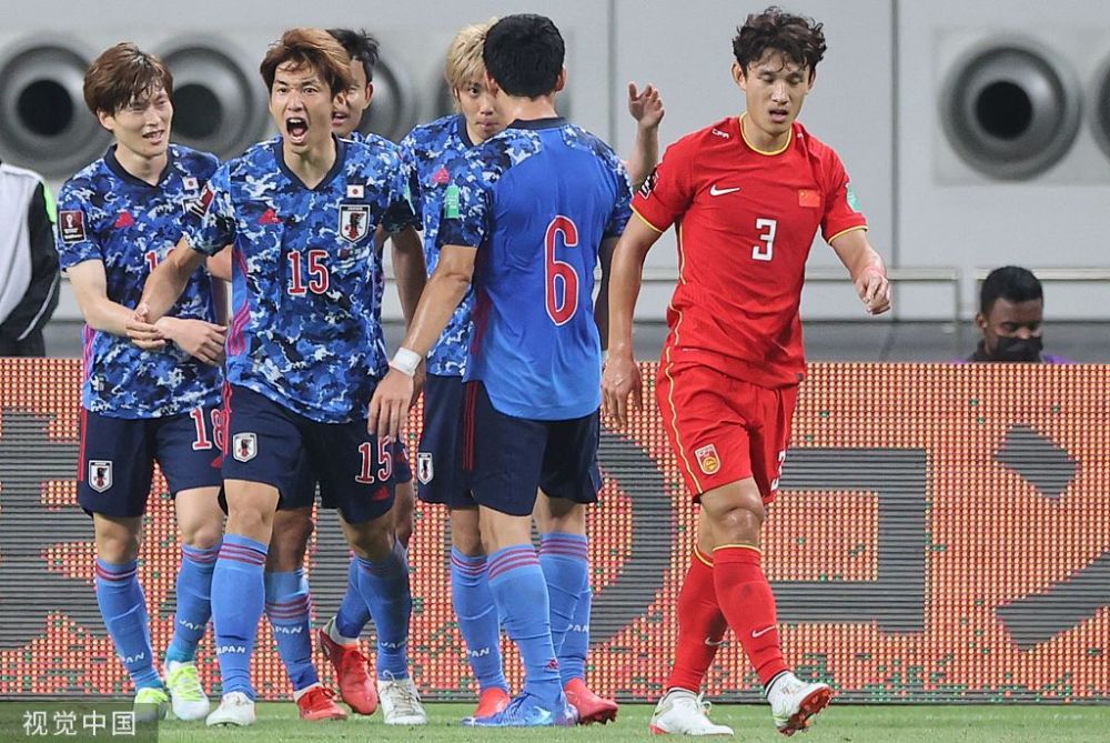 另有消息称，刘亚仁、朴信惠主演的《独行》，李帝勋、赵宇镇主演的《盗掘》等电影正在考虑6月上映